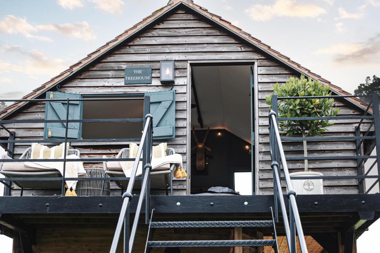 The Treehouse At Humblebee Hall Worcester Extérieur photo
