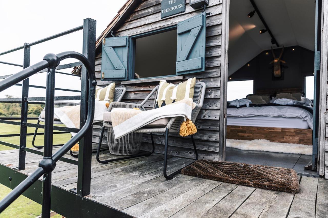 The Treehouse At Humblebee Hall Worcester Extérieur photo